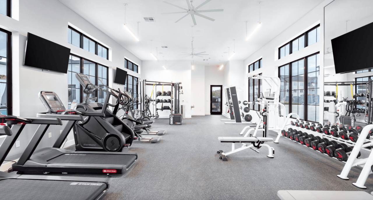 10 weeks free + $2,500 e-gift card