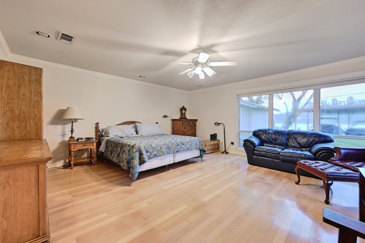 Westlake Waterfront Bungalow