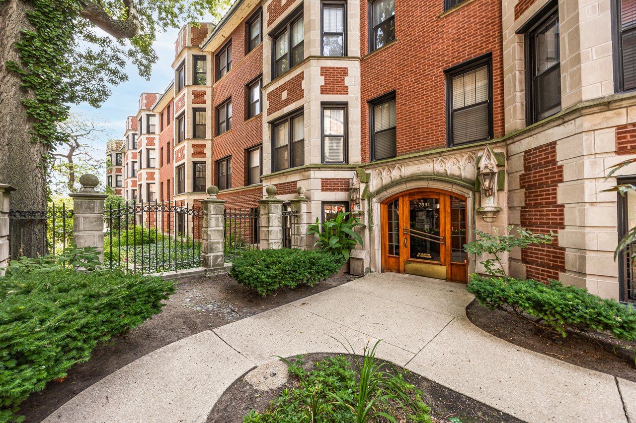 7631 N Eastlake Terrace Unit: 2A-3A