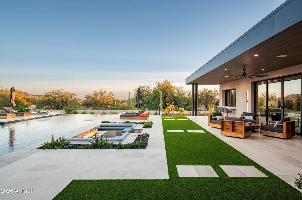 9245 E RIMROCK Drive