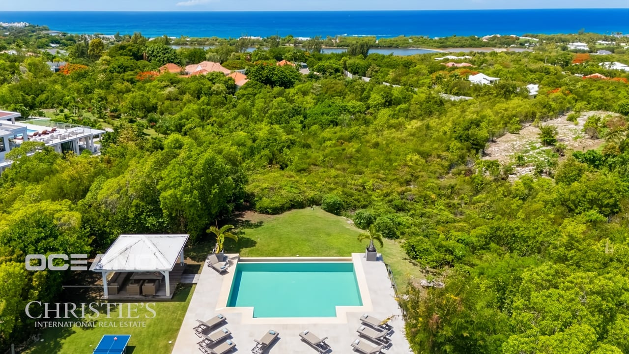 A Rare Property in the Heart of Terres Basses