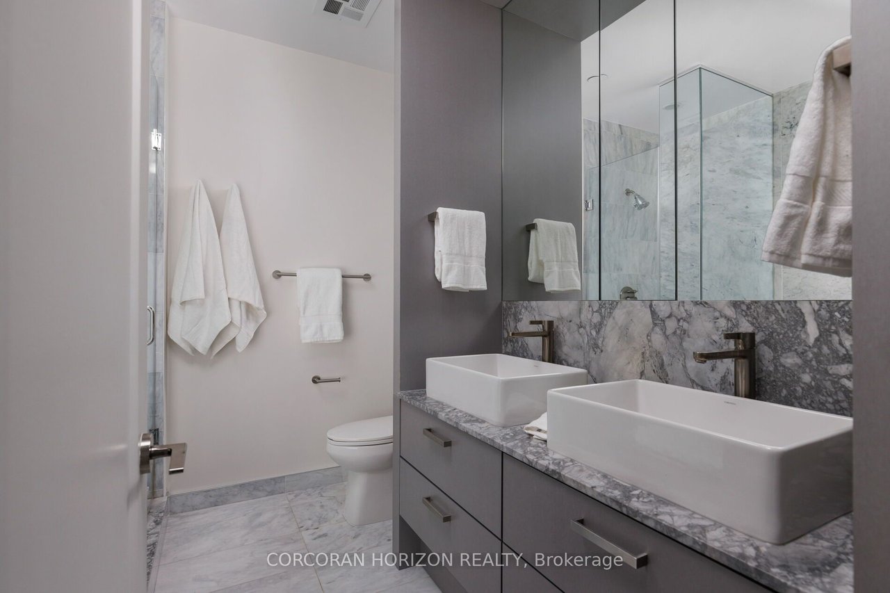 PENTHOUSE OPULENCE BY THE EGLINTON LRT