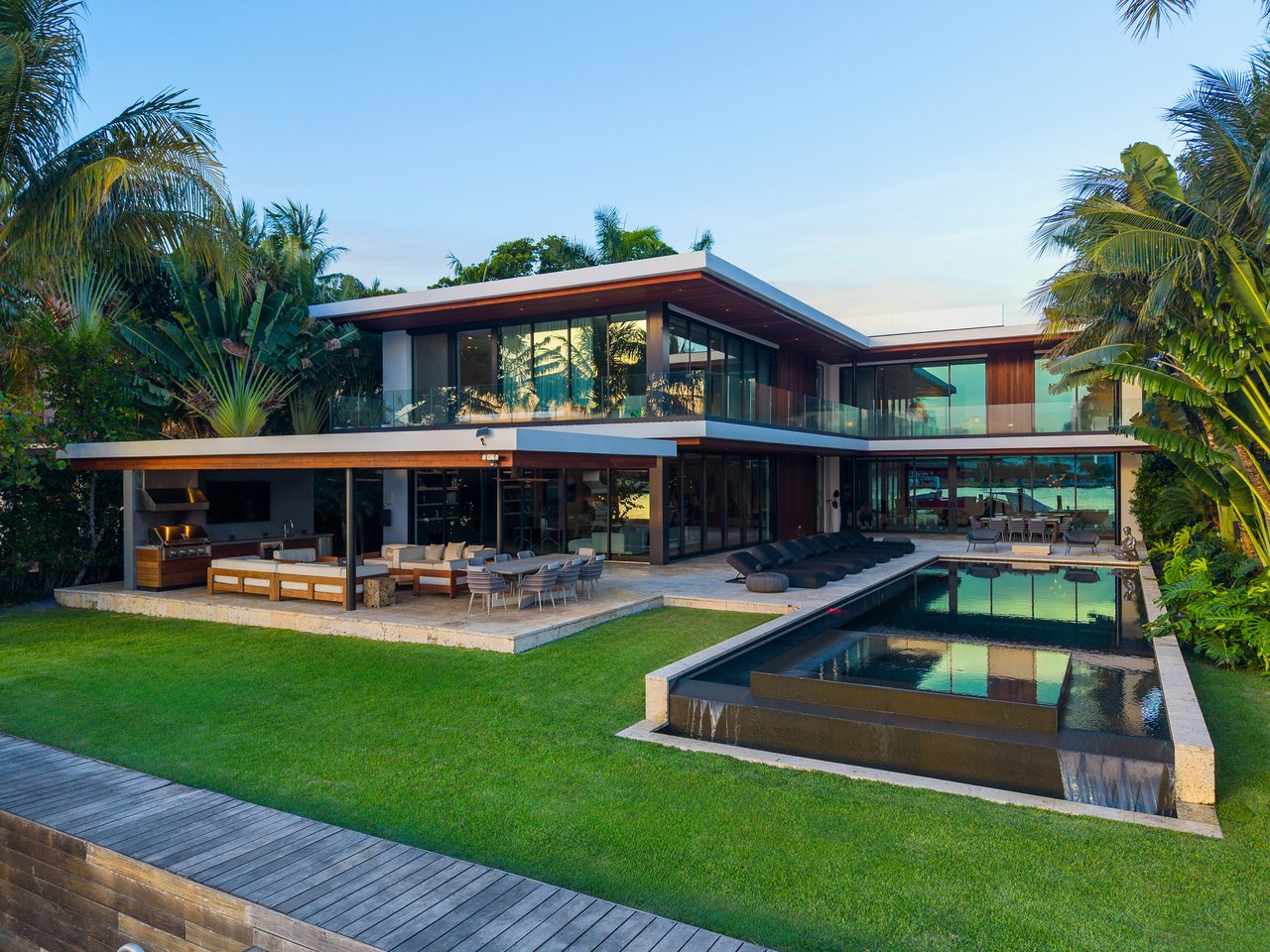 126 W San Marino Drive