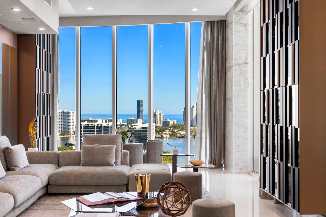 4100 Island Blvd # 1 Unit: PH-1