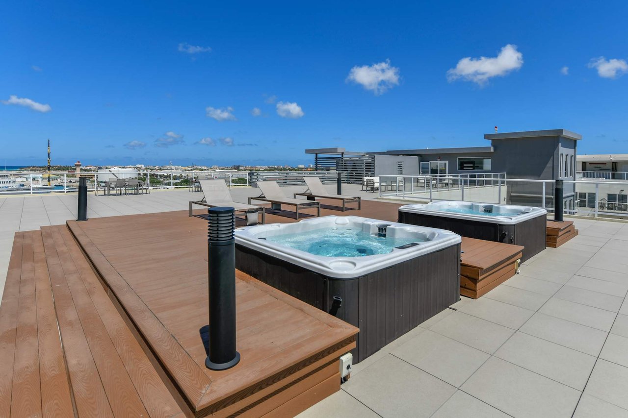 Harbour House 602 S