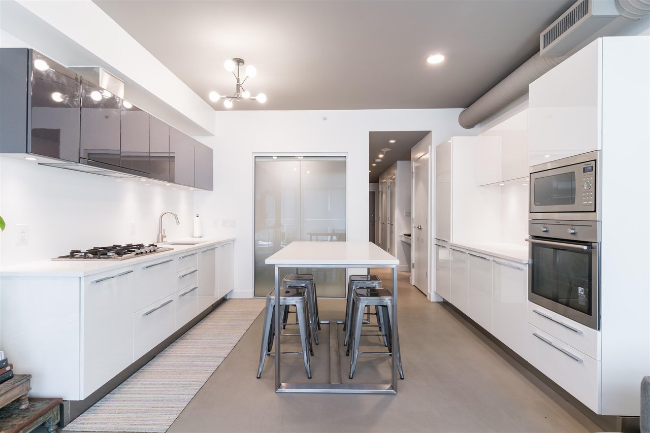 528-108 E 1st Ave