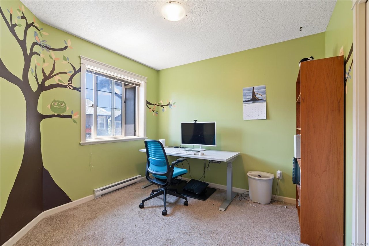 102-2920 Phipps Rd, Langford