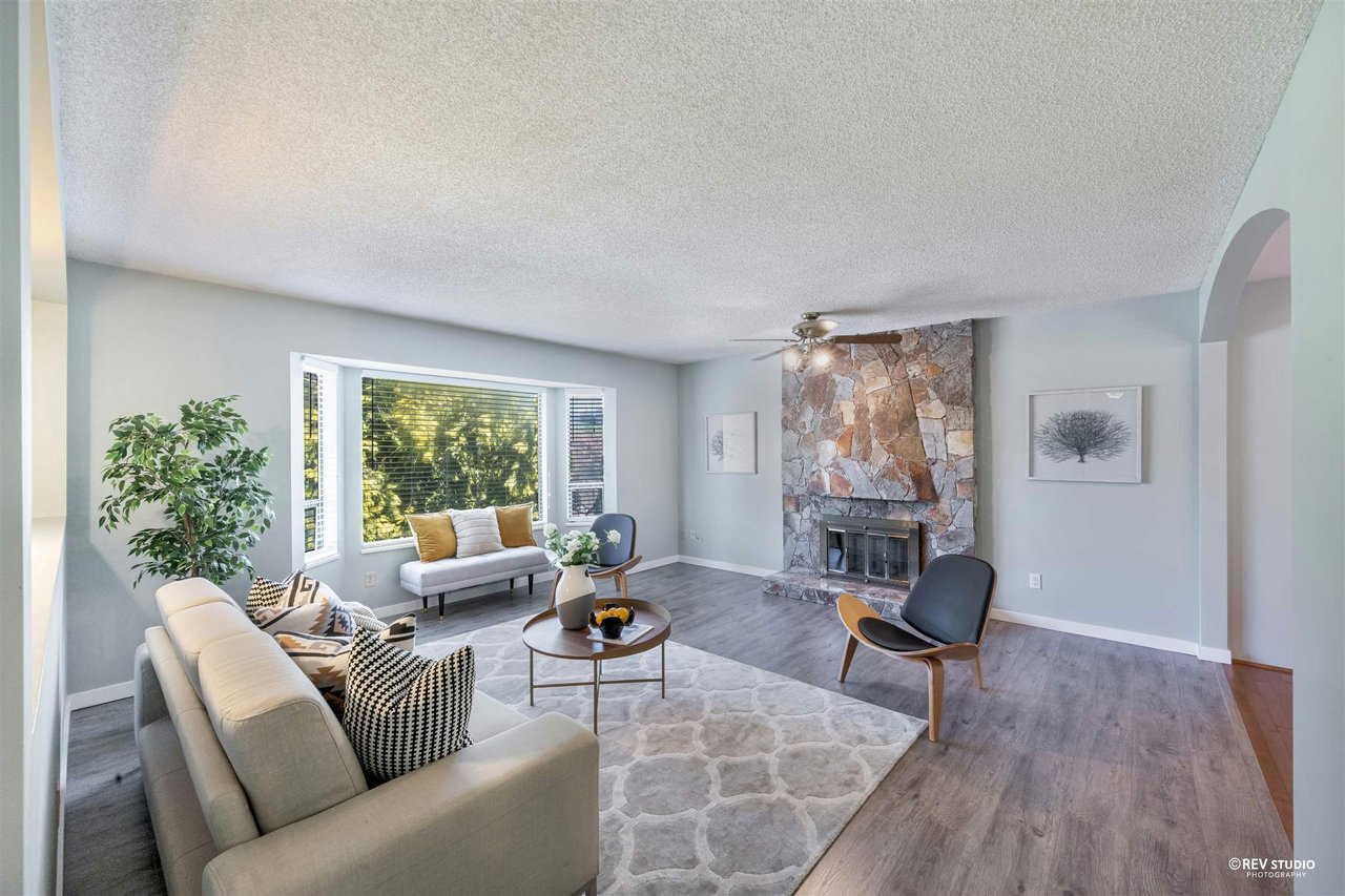 3162 Bute Cres