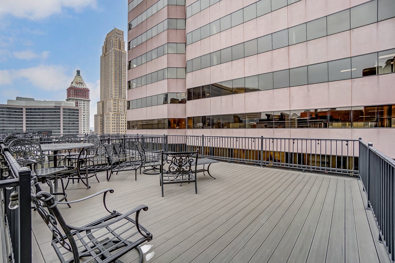 26 E 6th St. (3 units available.) #702, #802 #803