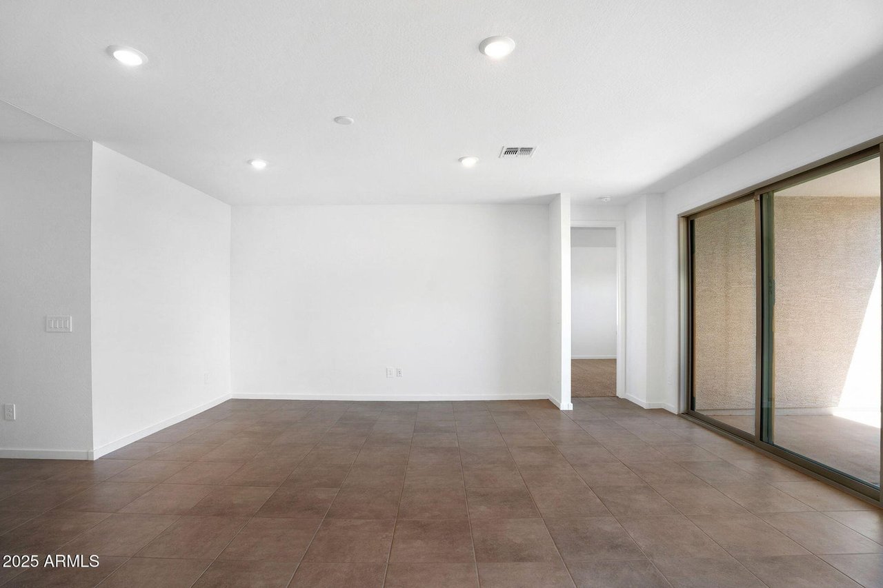 4811 W HUNTER Trail
