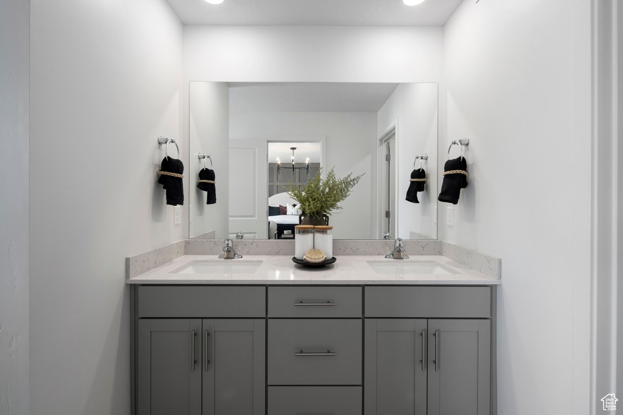 1590 W Charmer Ln #1422