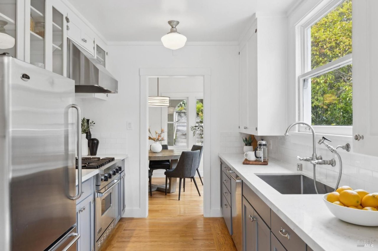 27 Rutherford Ave