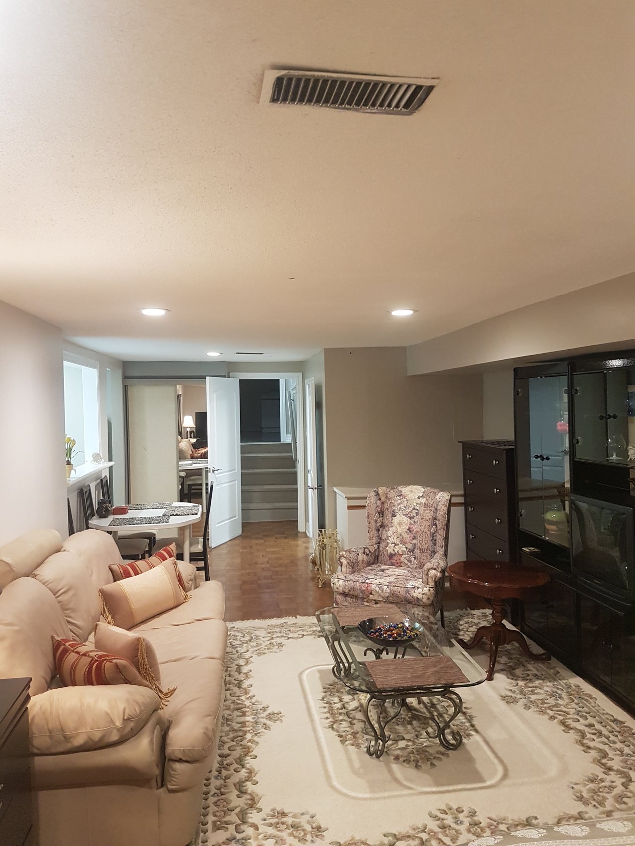 3323 Queen Frederica Dr