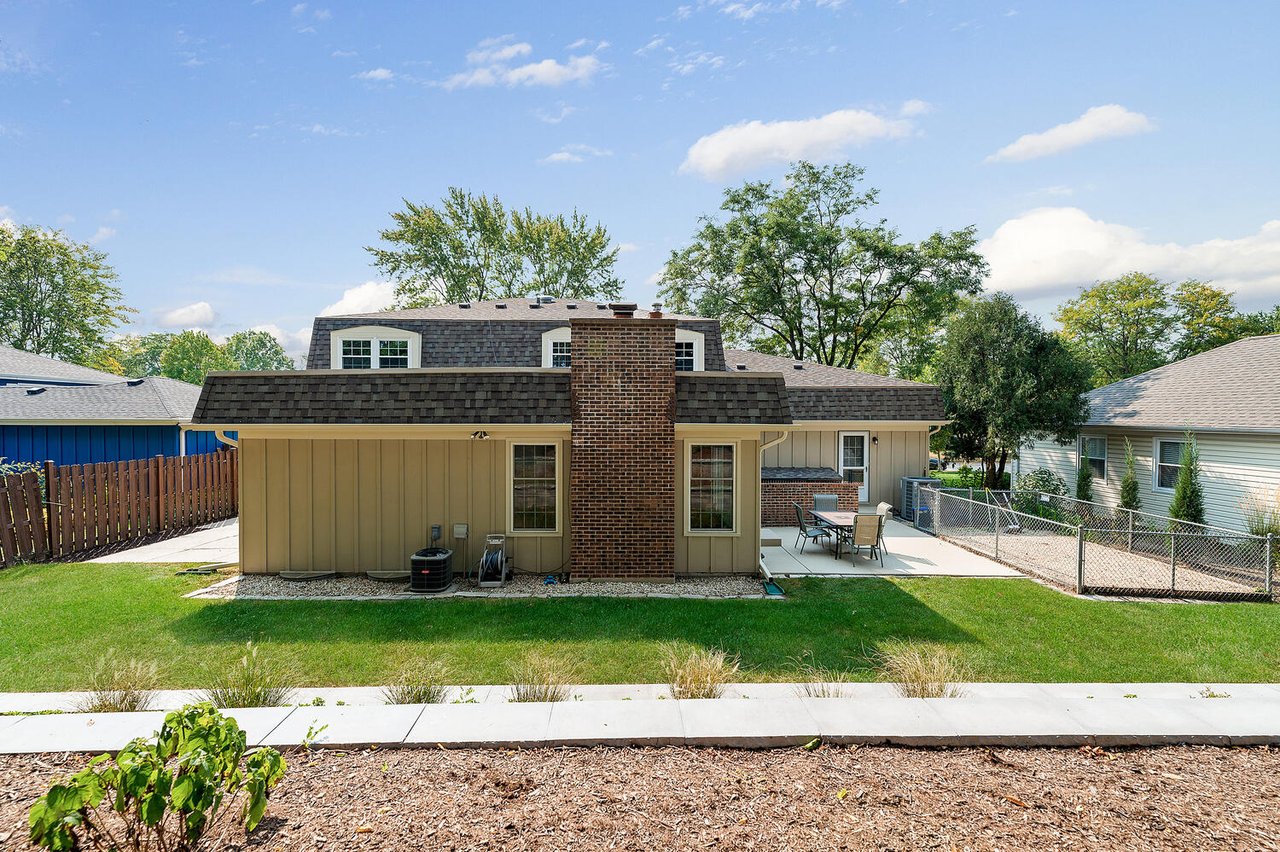 2043 Spring Green Dr Wheaton IL Home for Sale – The Streams | Joe Soto Real Estate