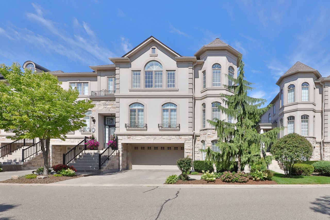 30-2400 Neyagawa Boulevard, Oakville