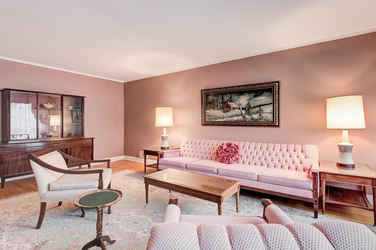 240 Chine Dr