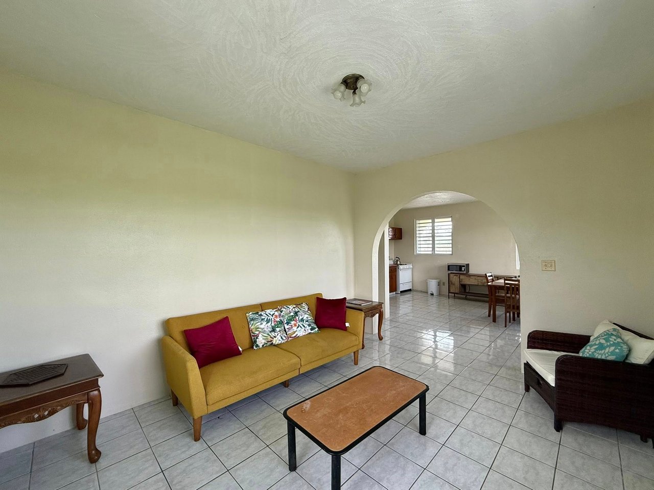 1076 Lambert 2 Bedroom Apartment