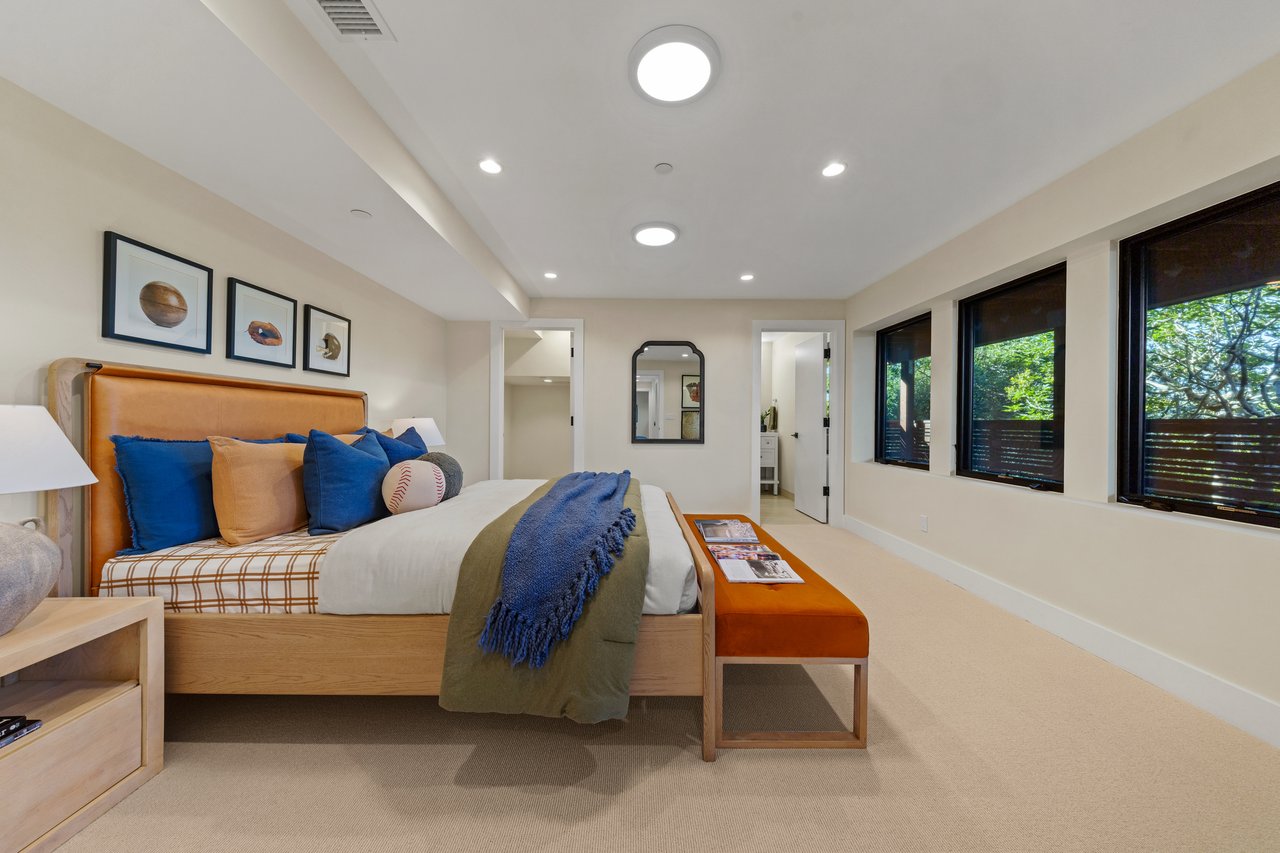 Contemporary Gem on Belvedere Island