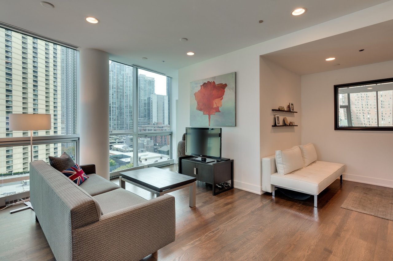  110 West Superior Street 1004