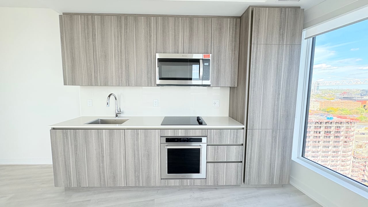 15 Richardson Street Unit: 1906