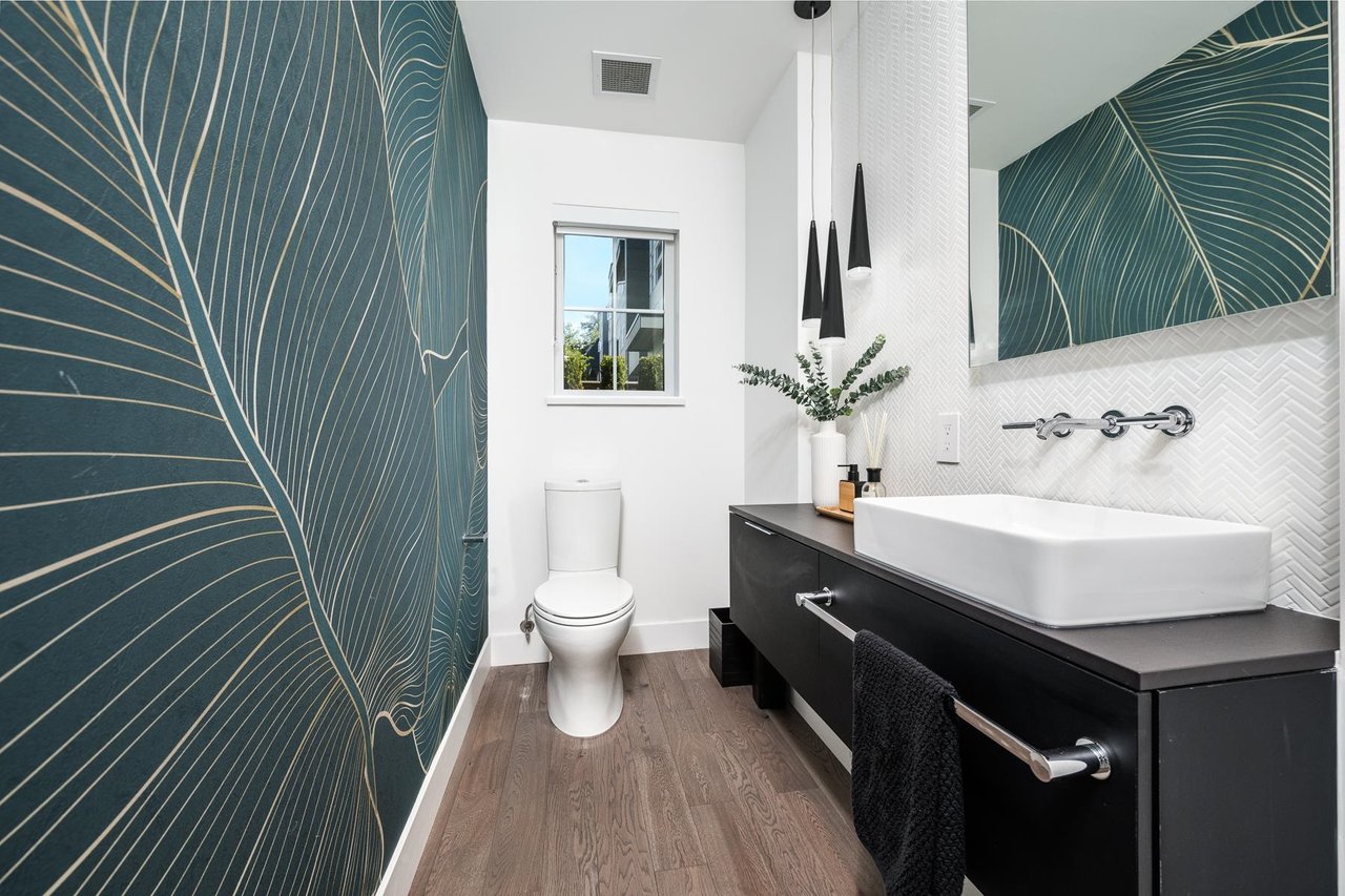 137-2070 Curling Road, North Vancouver