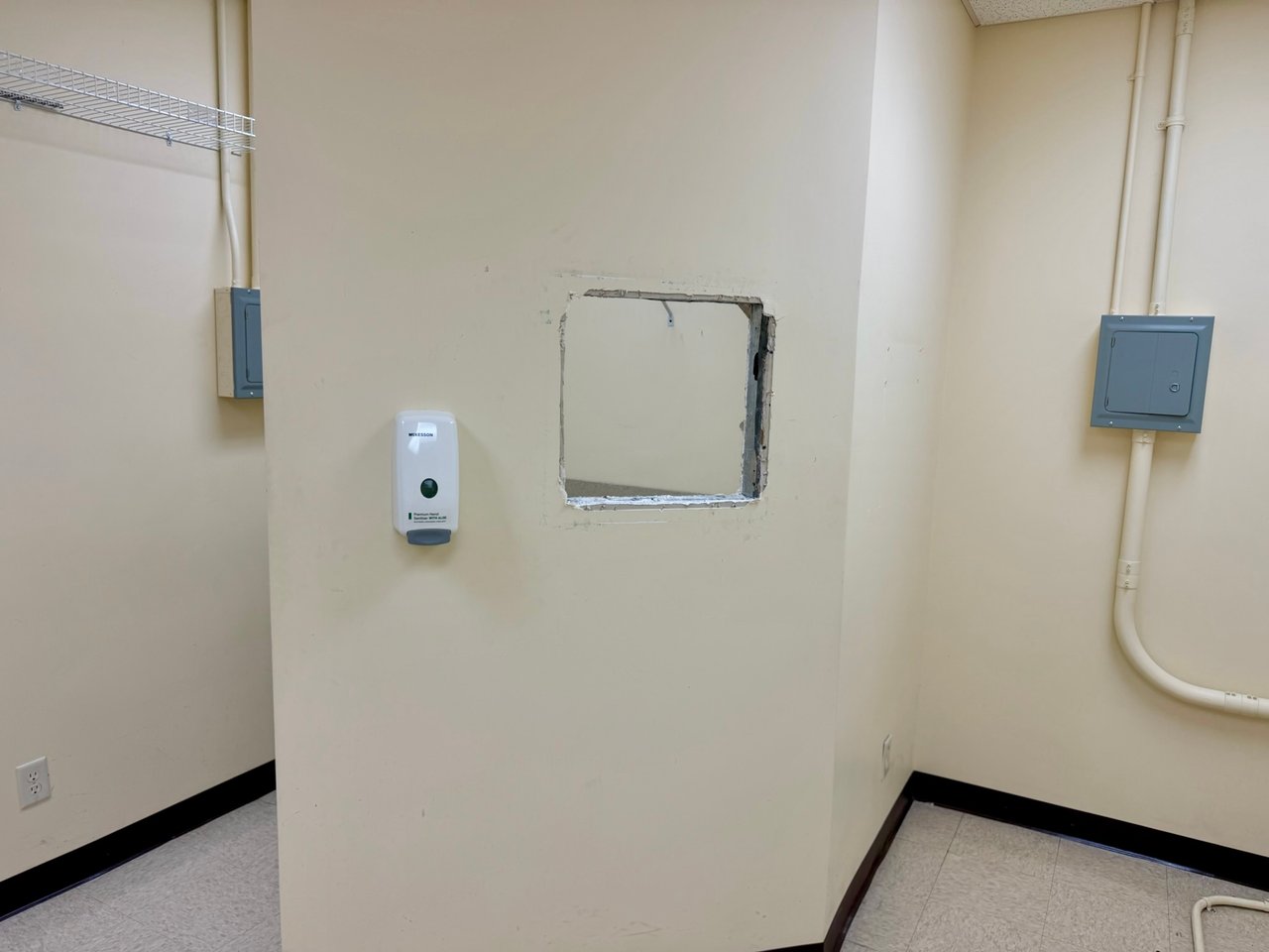 514 Mary Esther Cut Off NW