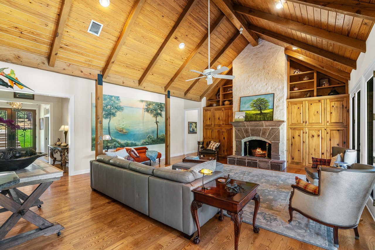 25 AC Driftwood Ranchette