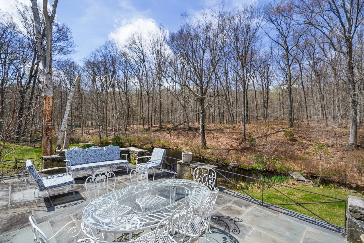 55 Mianus River Road