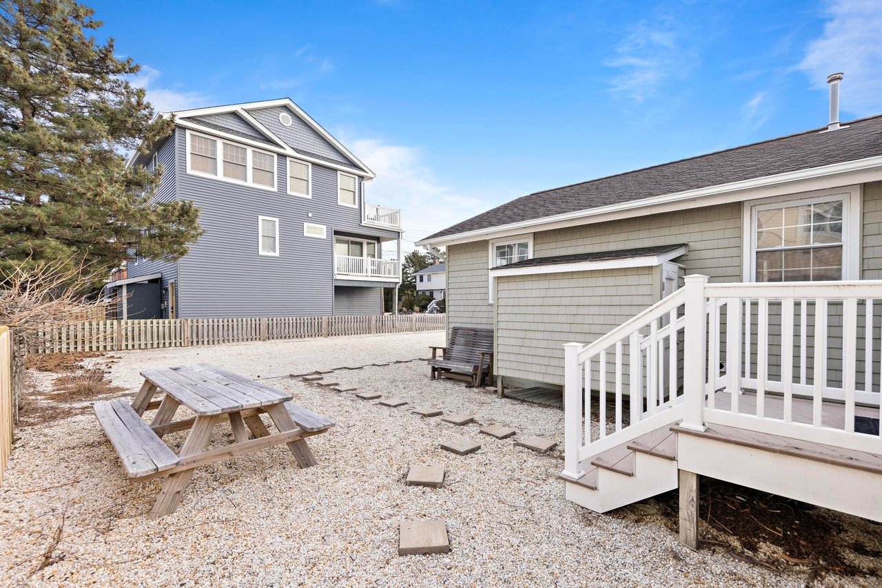 25 Joan Rd, Long Beach Township - Pet Friendly 