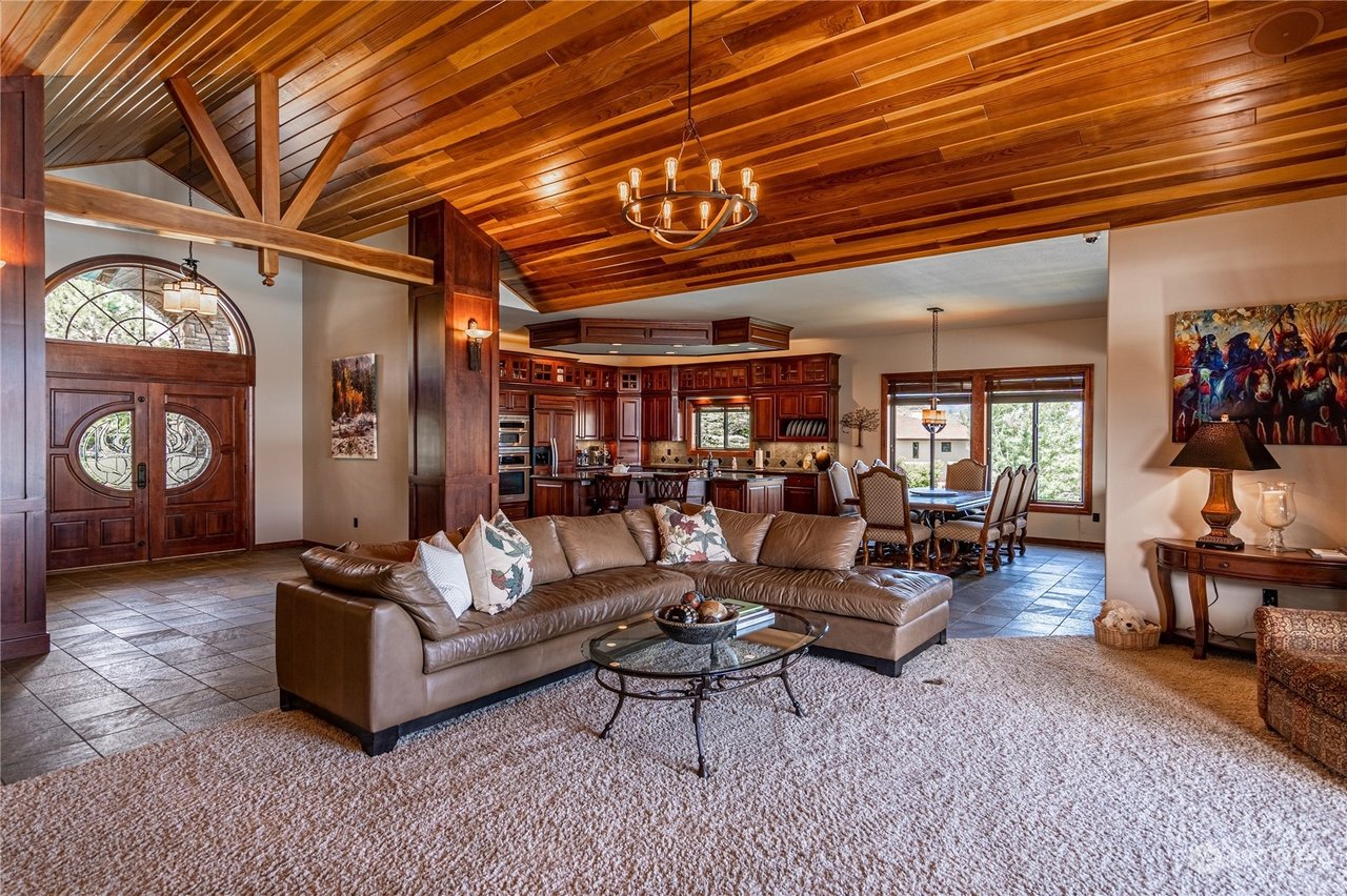 270 Bene Vista Ln