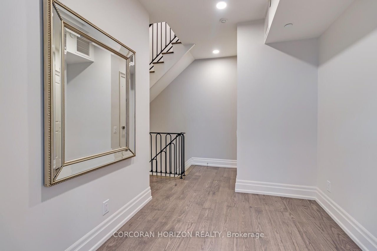 GRAND TOWNHOUSE IN THE ANNEX