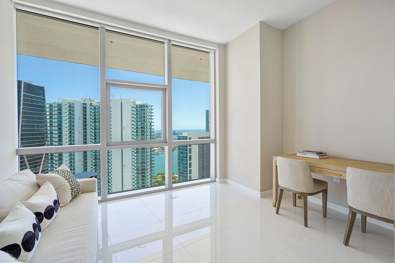 851 NE 1st Ave #4901