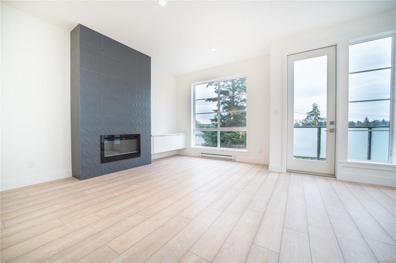 1-1052 Tillicum Rd, Saanich