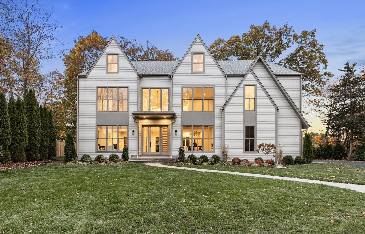  25 Sniffen Road, Westport, CT 06880 
