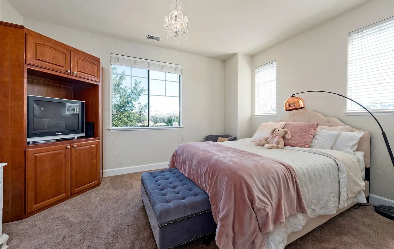 3800 Venus Ct