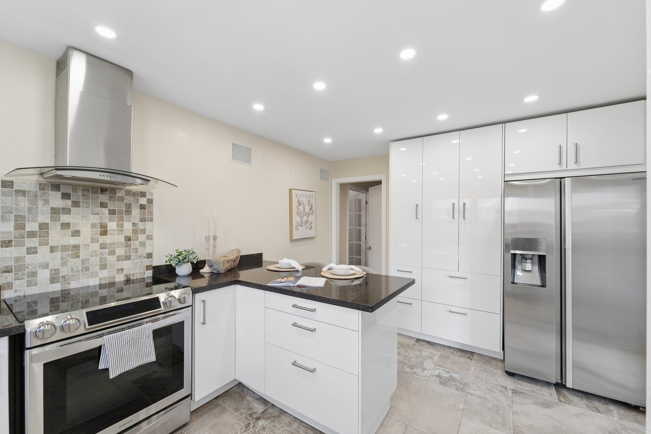 1156 Gloucester Square