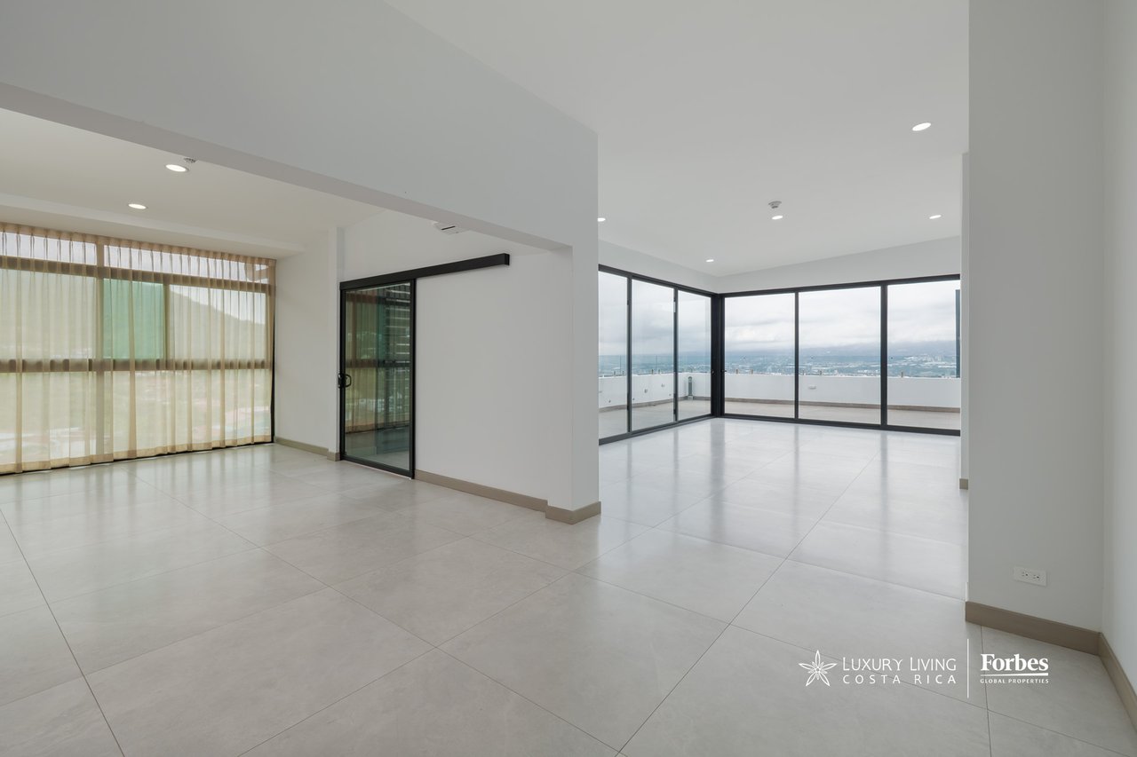 21469 - Contemporary penthouse for sale, spacious rooms and terraces