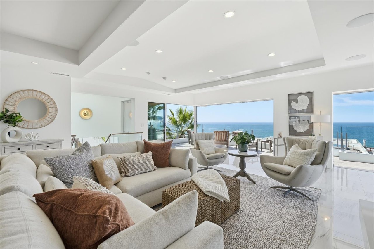  Steps from the Sand & Panoramic Views in Manhattan Beach