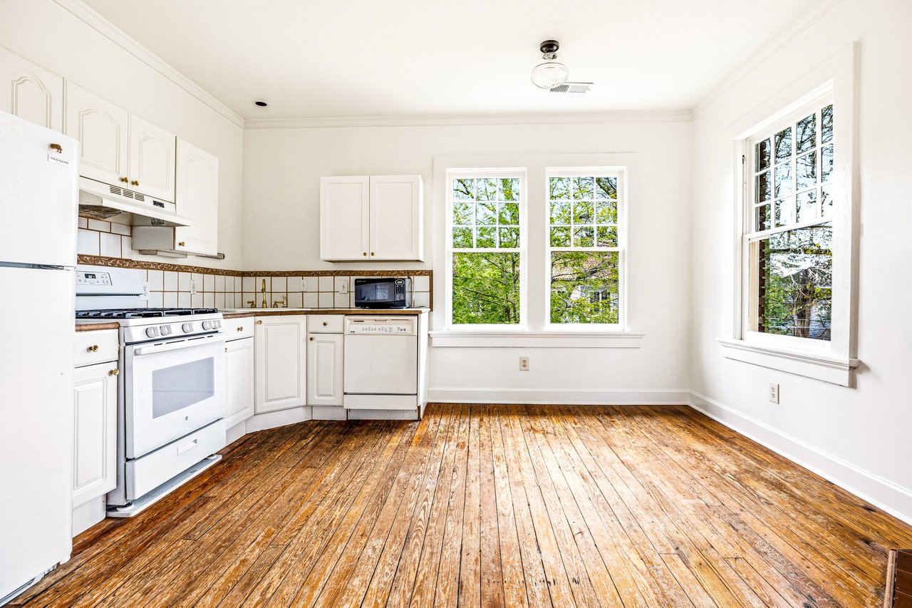 794 Springdale Road NE