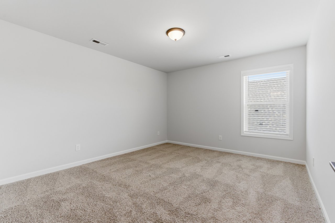 New Market New Build! Move-In Special!