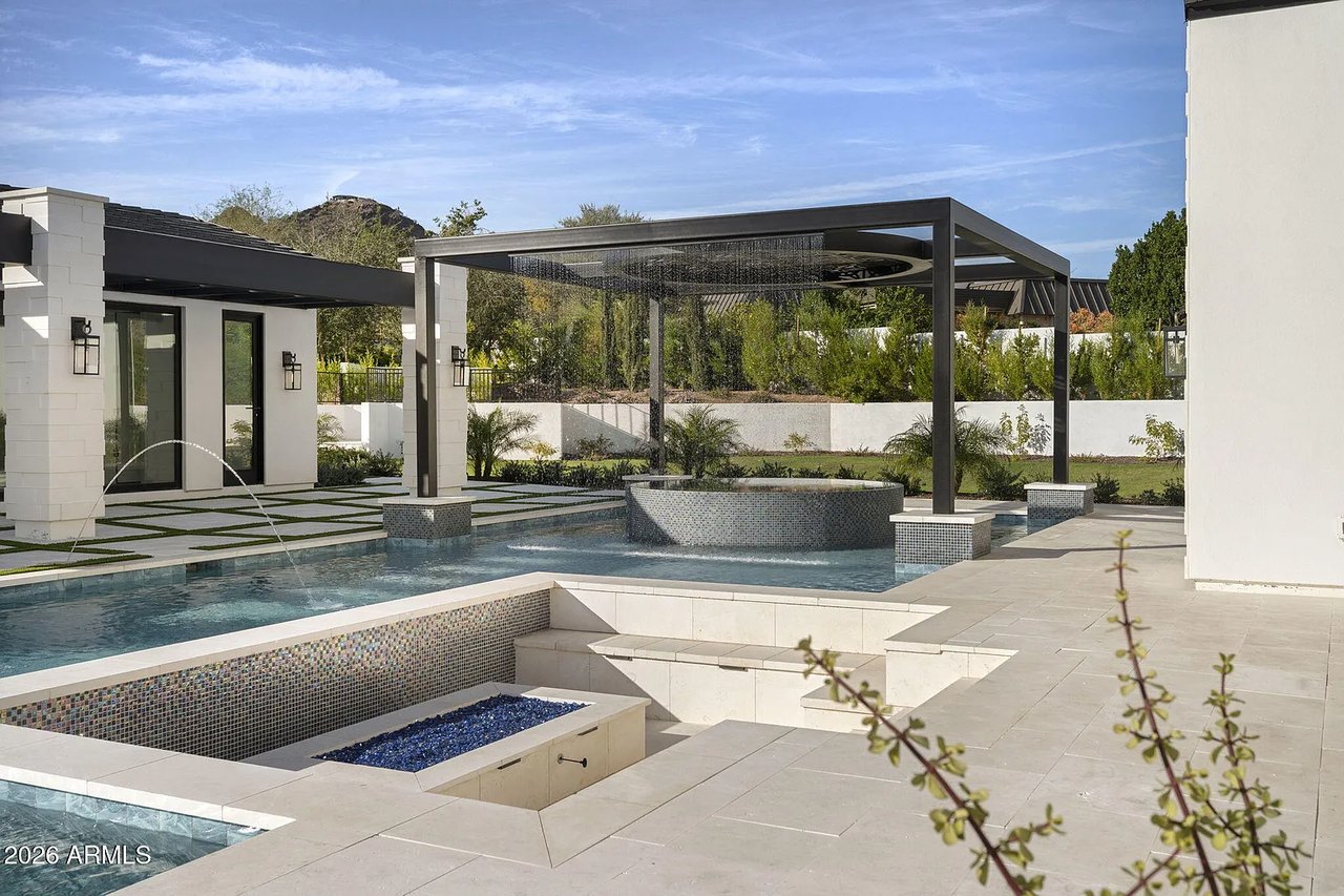 4534 E PEBBLE RIDGE Road