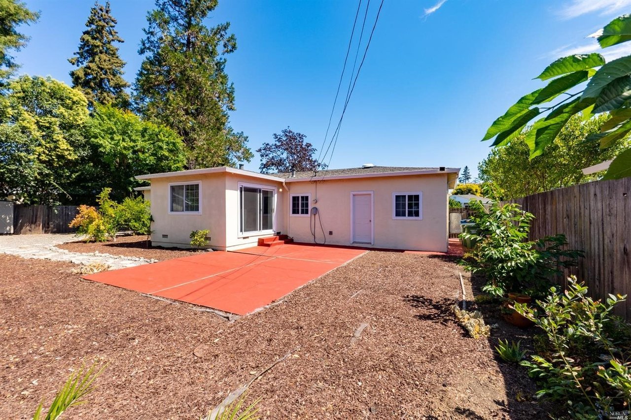 6 Boulevard Ct