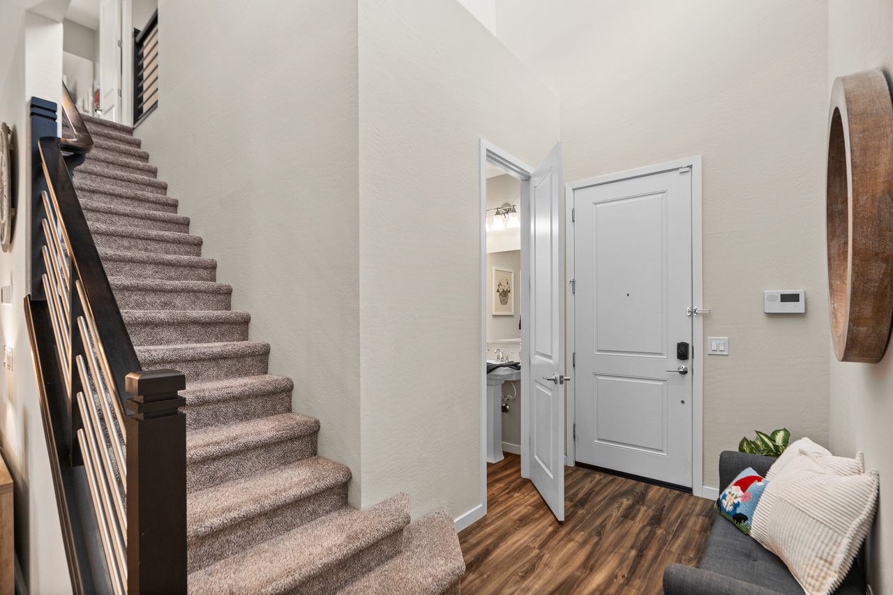 22136 N 28th Place