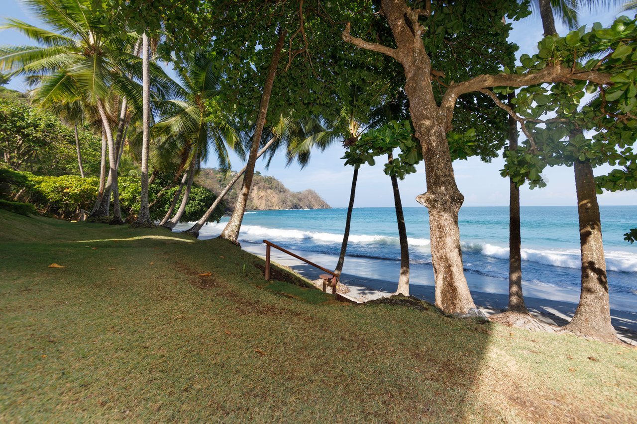 Beachfront Surf Villa, Jaco, Puntarenas