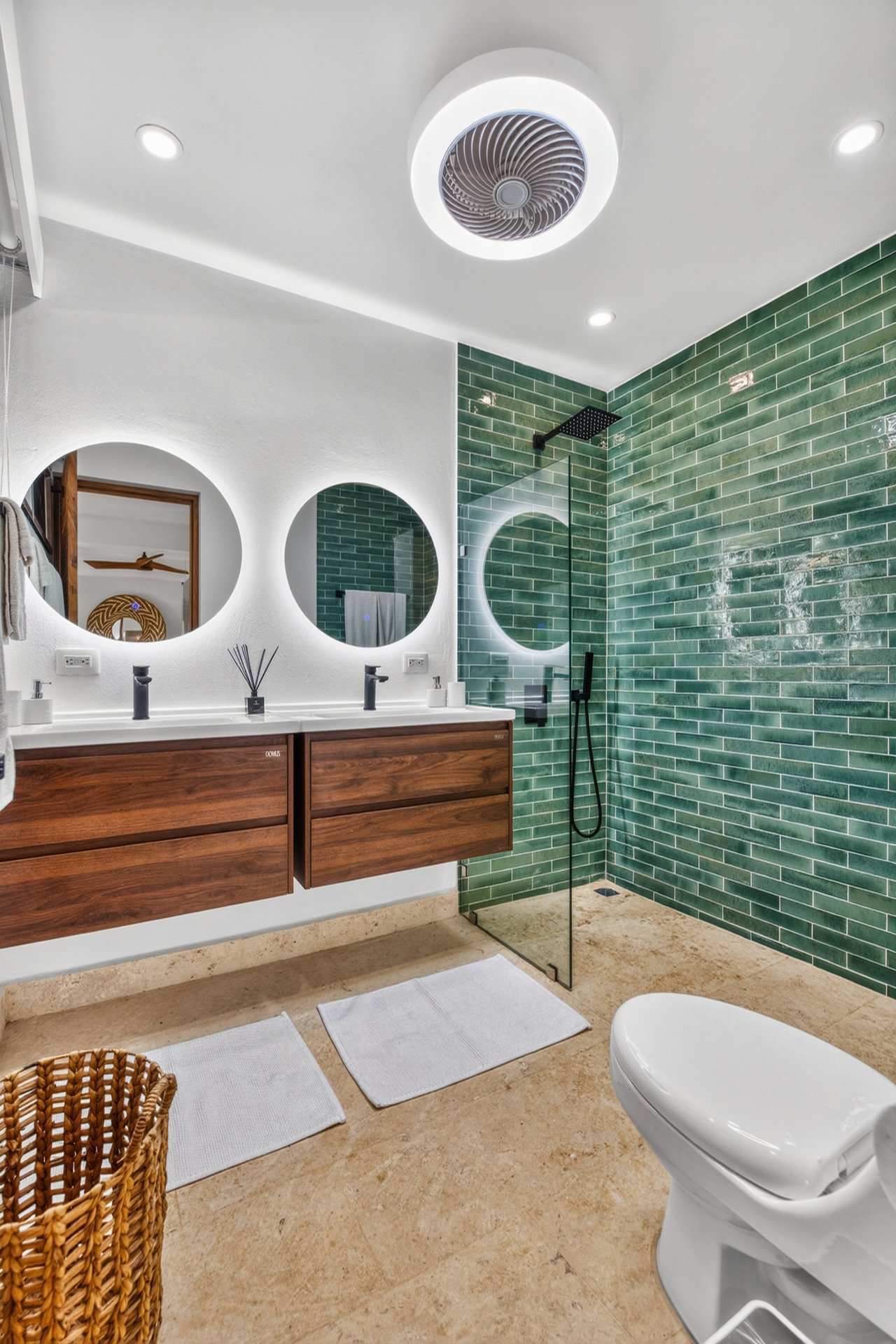 Casa Pochote | Artisan Luxury Villa in Tamarindo | Pool, Jacuzzi & Langosta Beach Club Membership Included