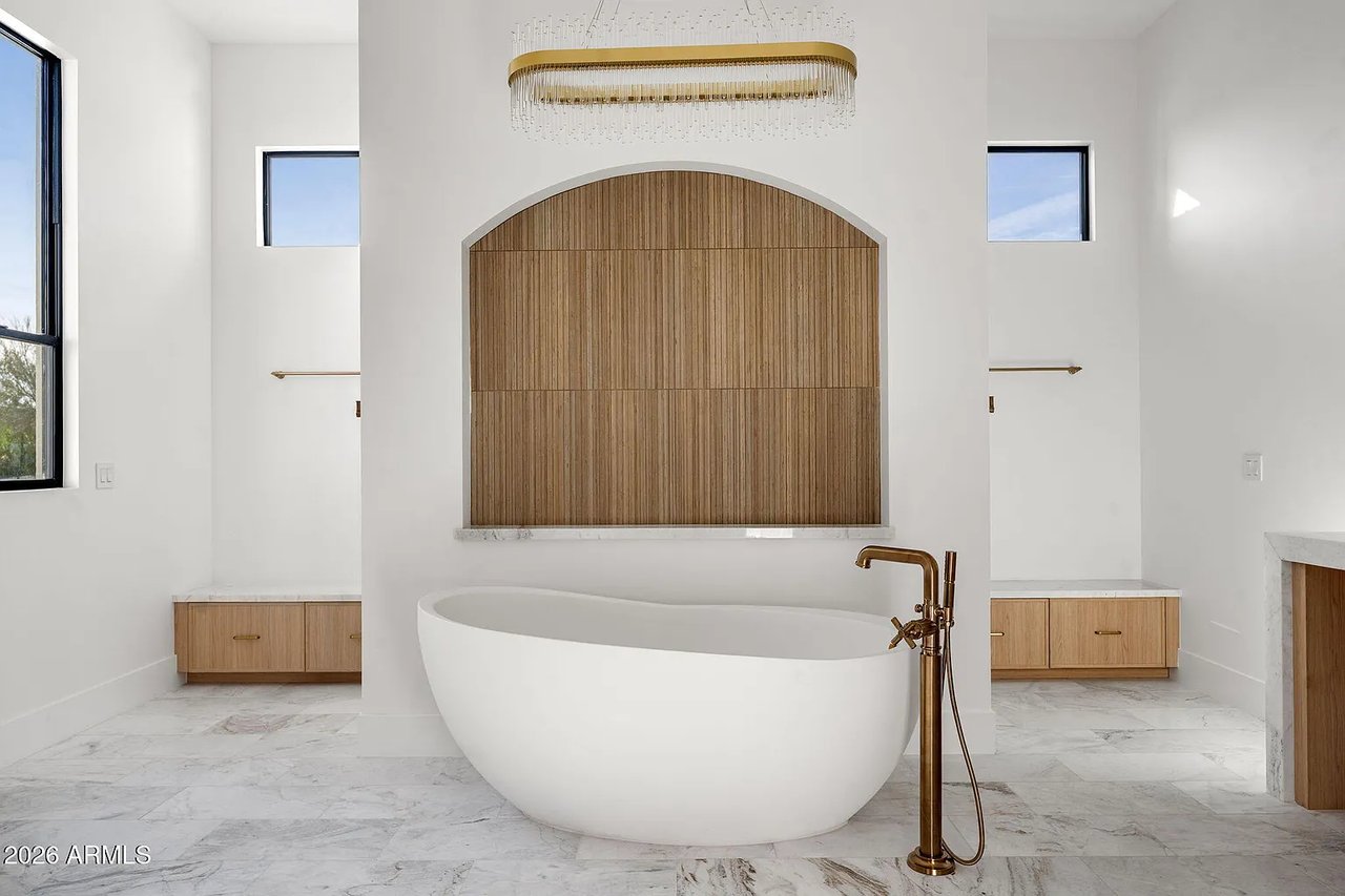 4534 E PEBBLE RIDGE Road