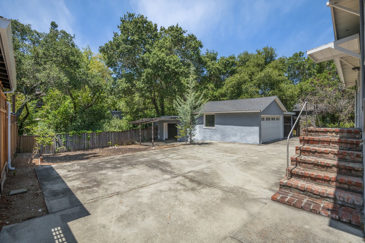 310 Johnson Avenue