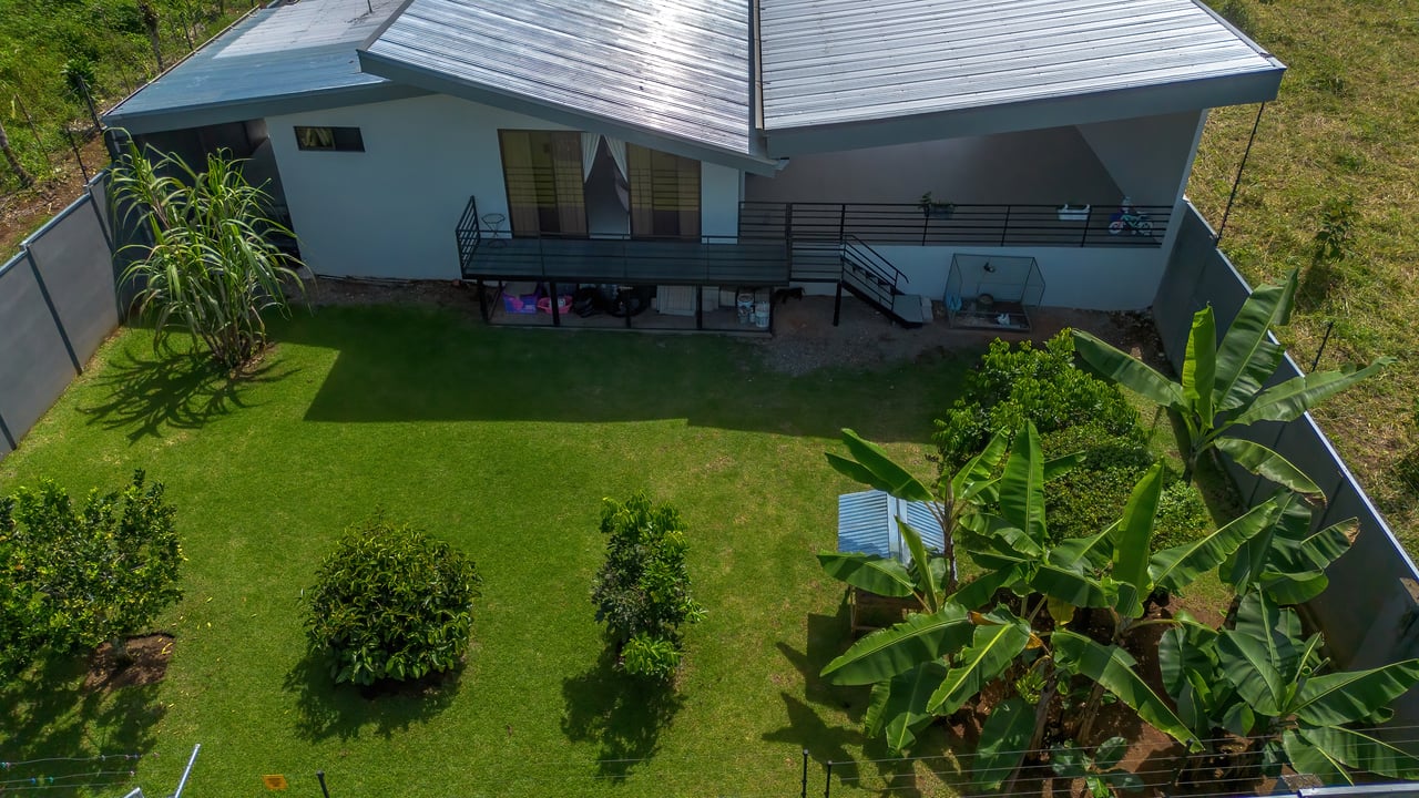 Spacius Home in Pérez Zeledón | 3 bedrooms, 3 Bathrooms 