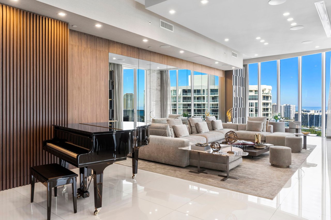 4100 Island Blvd # 1 Unit: PH-1