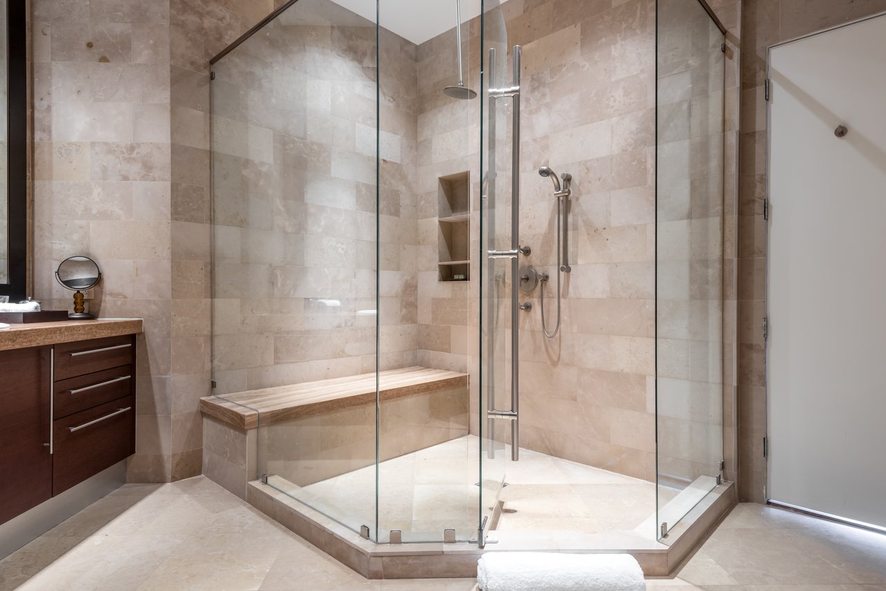 5959 Collins Ave Unit: PH2007, Miami Beach, FL 33140